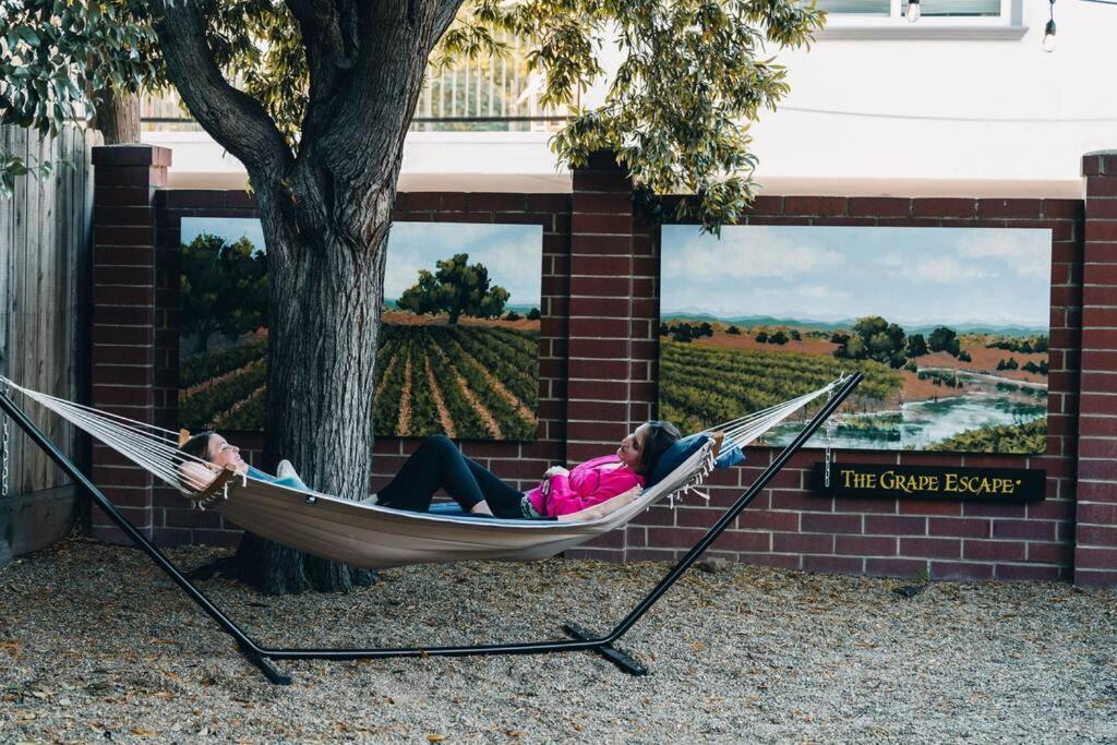 Grape Escape Inn & Suites Lodi Luaran gambar